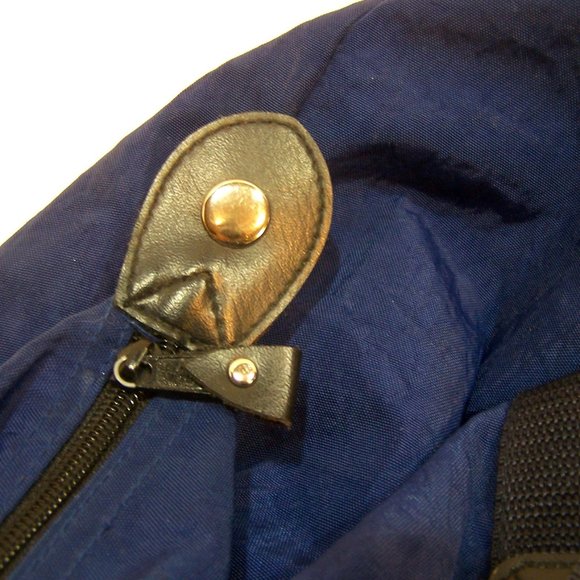 Disney Pooh Duffle Tote Overnight Bag Royal Blue Nylon/Canvas/Faux Leather - Picture 10 of 10